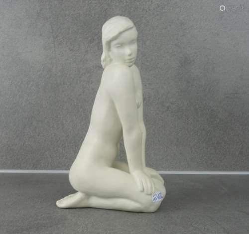 LORE FRIEDRICH-GRONAU PORCELAIN FIGURE: 