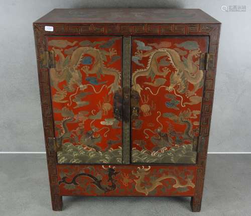 LACQUER CABINET WITH DRAGON MOTIVES