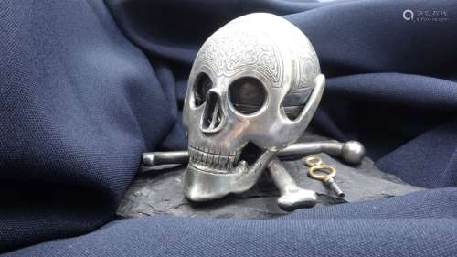 MEMENTO MORI TABLE CLOCK