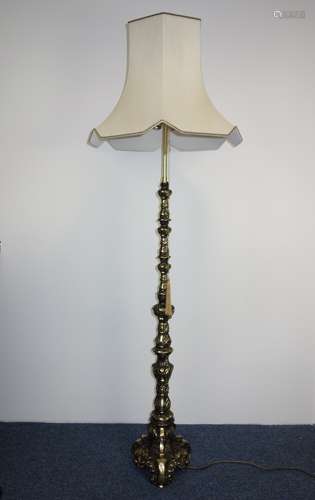 FLOOR LAMP IN THE FORM LANGUAGE OF ROCOCO