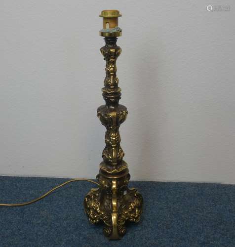 TABLE LAMP IN THE FORM LANGUAGE OF ROCOCO