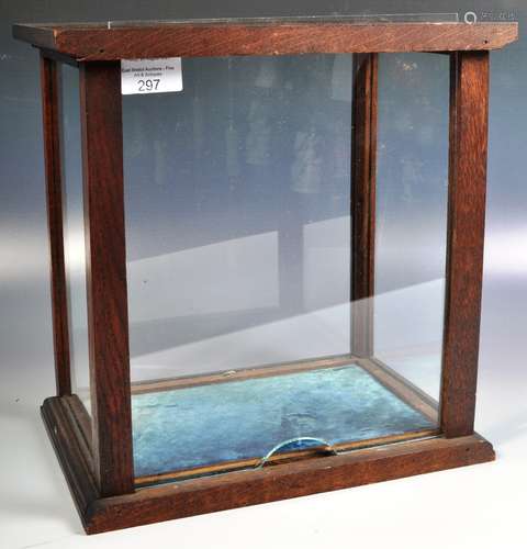 19TH CENTURY VICTORIAN TAXIDERMY SPECIMEN GLASS CASE