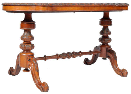 19TH CENTURY VICTORIAN WALNUT AND MARQUETRY TABLE
