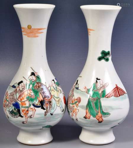 PAIR OF 19TH CENTURY CHINESE FAMILLE VERTE VASES