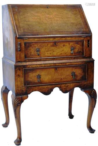 WARING & GILLOWS QUEEN ANNE REVIVAL WALNUT LADIES BUREAU