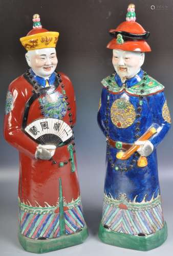 LARGE PAIR OF CHINESE REPUBLIC PORCELAIN EMPEROR FIGURES