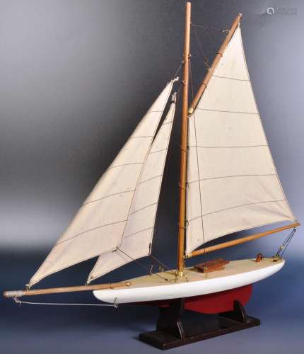 1920'S AMERICAN J CLASS MODEL BOAT