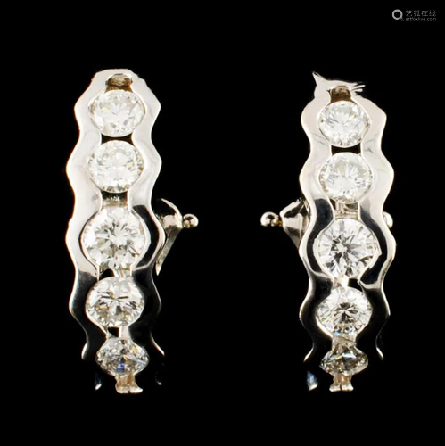 14K Gold 1.12ctw Diamond Earrings