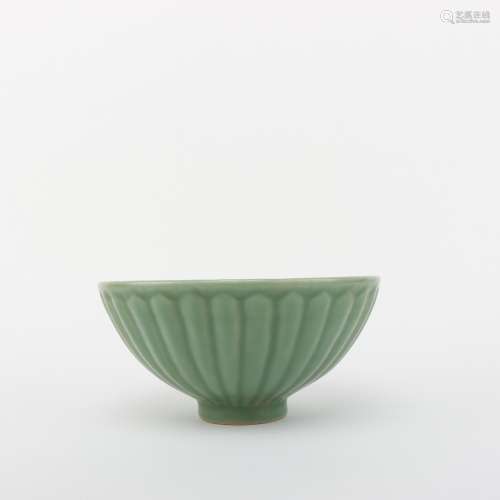 Lotus-shaped Bowl