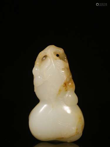 Gourd-shaped Hetian Jade Pendant
