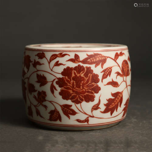 A CHINESE IRON RED GLAZE PORCELAIN FLOWERS CRICKET JAR