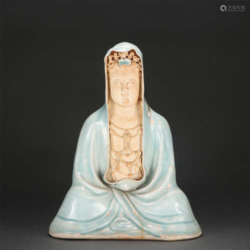 A CHINESE HUTIAN TYPE PORCELAIN GHUANYIN STATUE