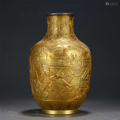 A CHINESE GILDING PORCELAIN VASE