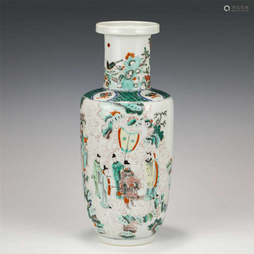 A CHINESE WUCAI PORCELAIN VASE