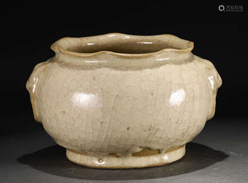 A CHINESE GUAN TYPE GLAZE PORCELAIN CENSER