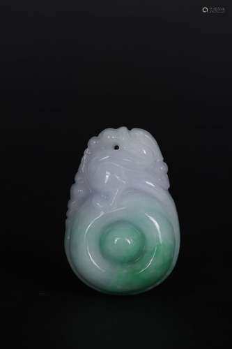 A MOTTLED TWO-TONE JADEITE PENDANT