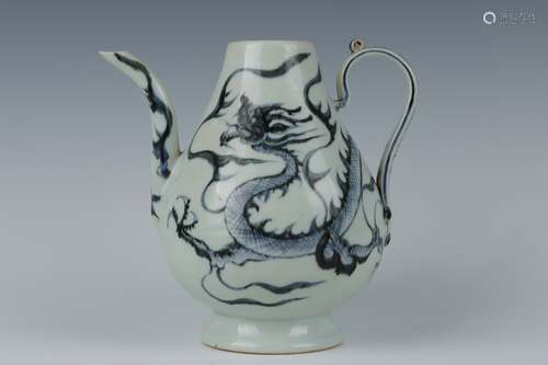 A BLUE AND WHITE DRAGON EWER