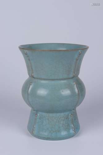 A GUAN TYPE ICE CRACKING BEAKER VASE