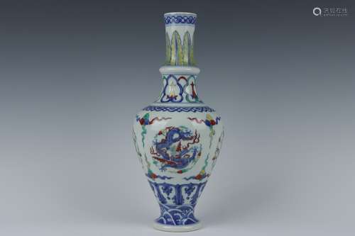 AN UNDERGLAZE BLUE AND DOUCAI DRAGON VASE