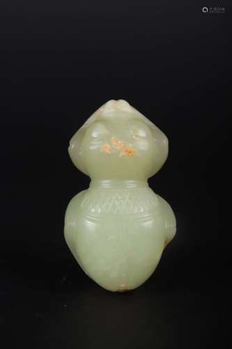 A CELADON JADE FIGURE OF SPIDER