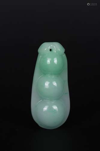 A JADEITE PEA-SHAPED PENDANT