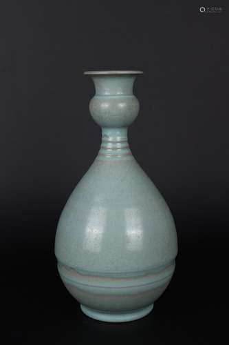 A RU TYPE DISH-TOP VASE