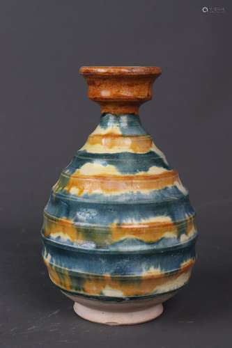 A SANCAI GLAZE STRING PATTERN VASE