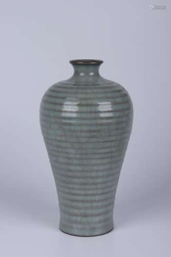 A GUAN TYPE MEIPING VASE