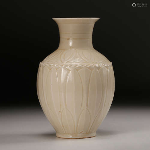 Chinese Ding Ware Porcelain Vase