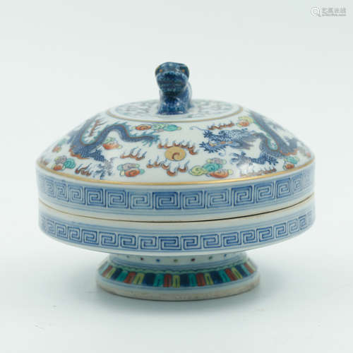 Chinese Famille Rose Porcelain Cover Bowl