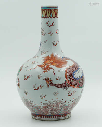 Chinese Famille Rose Dragon Porcelain Vase