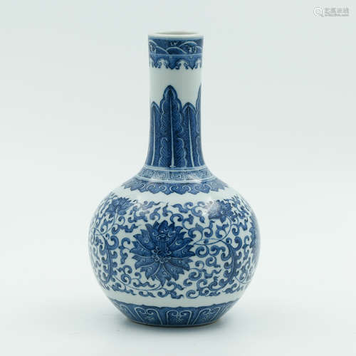 Chinese Blue White Porcelain Vase