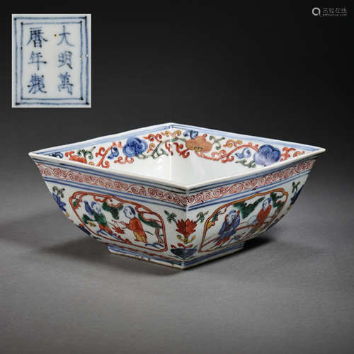 SQUARE BOWL WITH FLOWER PATTERN, WANLI PERIOD, MING DYNASTY