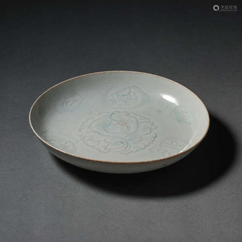 HUTIAN WARE GREEN GLAZE PLATE, SOUTHERN SONG DYNASTY, CHINA