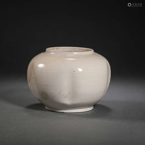 XING WARE WHITE PORCELAIN POT, TANG DYNASTY, CHINA