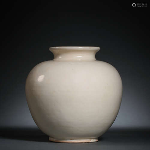 XING WARE WHITE PORCELAIN POT, TANG DYNASTY, CHINA