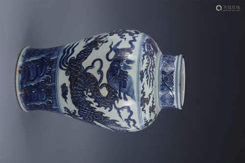 Blue and white dragon and phoenix Guanyin bottle