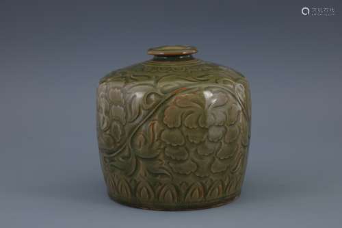 Yaozhou kiln carved peony pattern jar