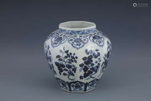 Blue and white flower and fruit pattern octagonal jar