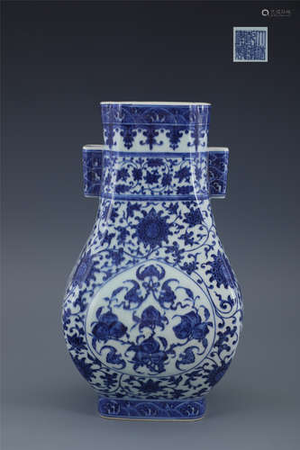 Blue and white window blessing shouguan ear bottle