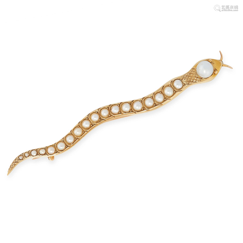 AN ANTIQUE PEARL BROOCH in 15ct yellow gold, designed