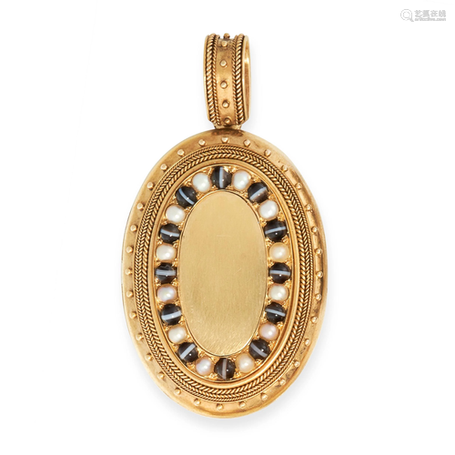 AN ANTIQUE BANDED AGATE AND PEARL LOCKET PENDANT, LATE