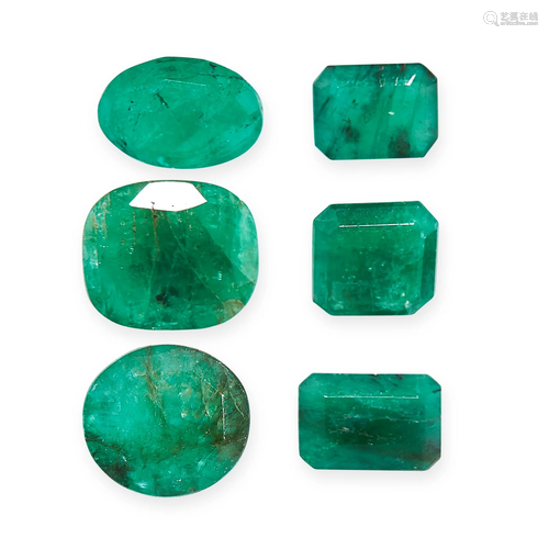 A MIXED LOT OF UNMOUNTED EMERALDS of various cuts,