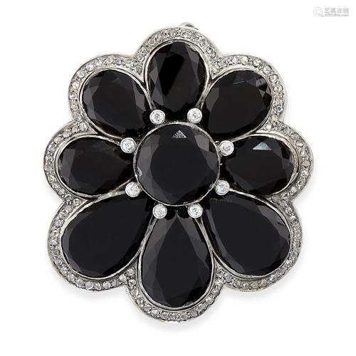 AN ONYX AND DIAMOND PENDANT / BROOCH, EARLY 20TH