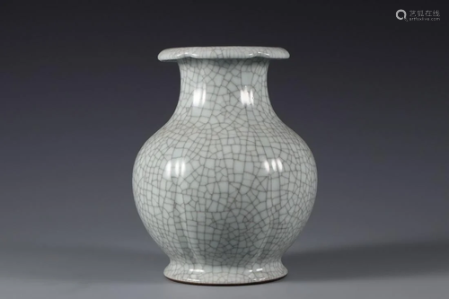 CHINESE GE TYPE GLAZED VASE,QIANLONG MARK