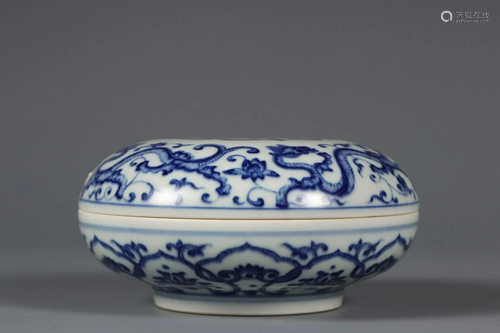 CHINESE BLUE AND WHITE BOX,QIANLONG MARK