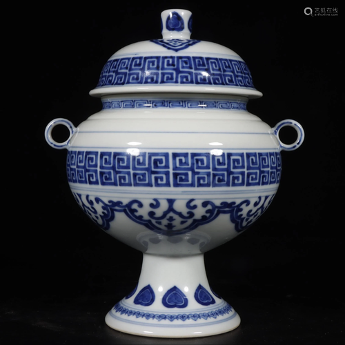 CHINESE BLUE AND WHITE JAR WITH LID,QIANLONG MARK