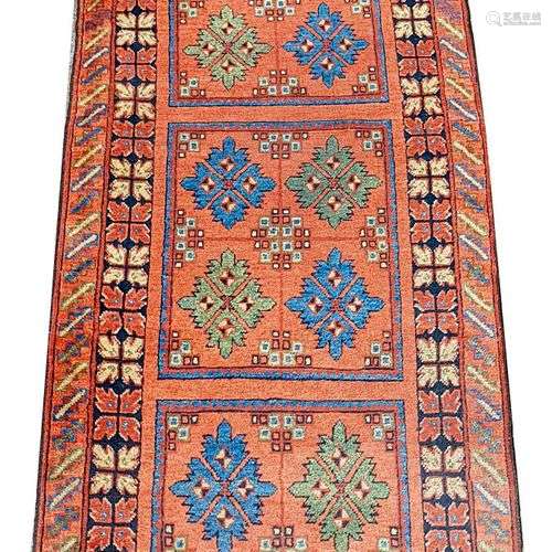 Carpet, 305 x 88 cm