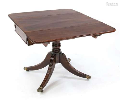 Gateleg, tea table, England 19th c., solid mahogany and vene...