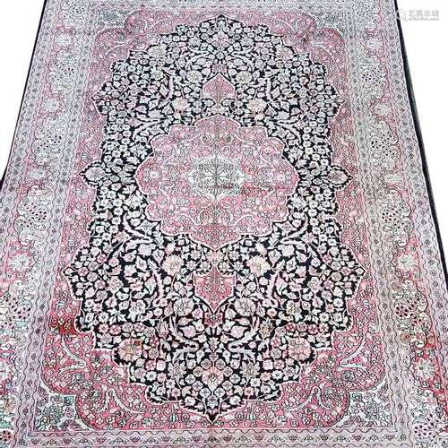 Carpet, 275 x 186 cm